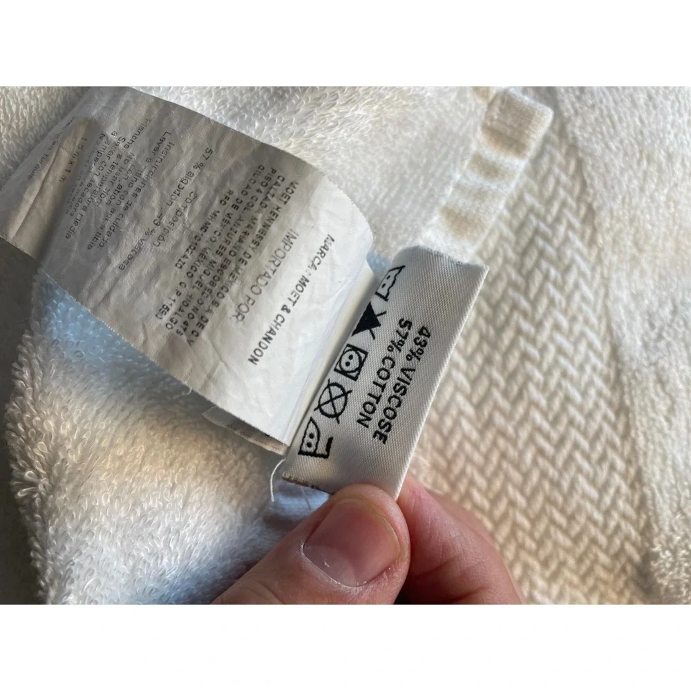 Moët & Chandon Beach Towel Unisex OS White Excellent Ice Imperial Logo Dust Bag